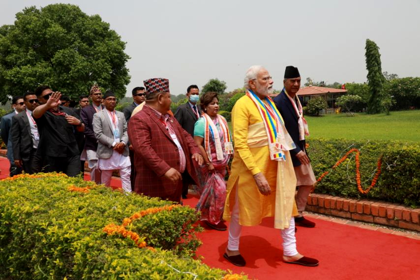 प्रधानमन्त्री देउवा र भारतीय समकक्षी मोदीले मायादेवी मन्दिरमा एकसाथ गरे प्रार्थना