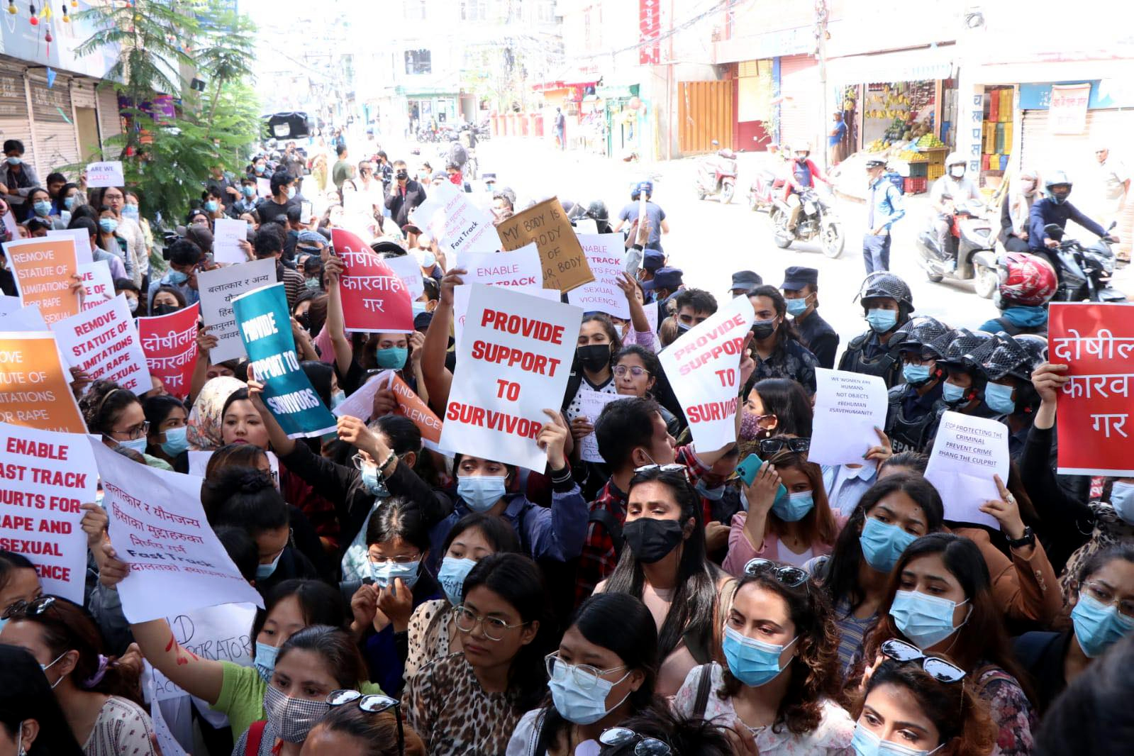 बलात्कारविरुद्ध प्रधानमन्त्री निवास अगाडि प्रदर्शन (फोटोफिचर)