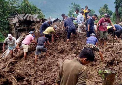 धादिङको त्रिपुरासुुन्दरीमा पहिरोले घर पुरियो, एकजना बेपत्ता