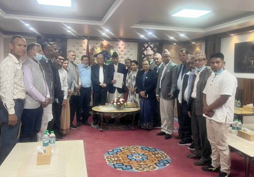 भरतपुर विमानस्थल र क्रिकेट रंगशालाको काम तत्काल अघि बढाउन प्रधानमन्त्रीको निर्देशन