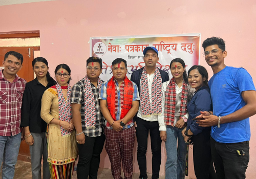 नेवाः पत्रकार राष्ट्रिय दवुः धादिङको अध्यक्षमा सन्तोषराज श्रेष्ठ