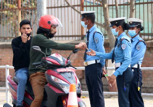 कारबाहीमा परेका चालकबाट १८ लाख राजस्व सङ्कलन