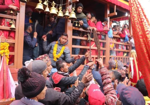 धादिङमा तामझाम र बाजागाजा सहित माईत झरिन त्रिपुरासुन्दरी भगवतीमाई