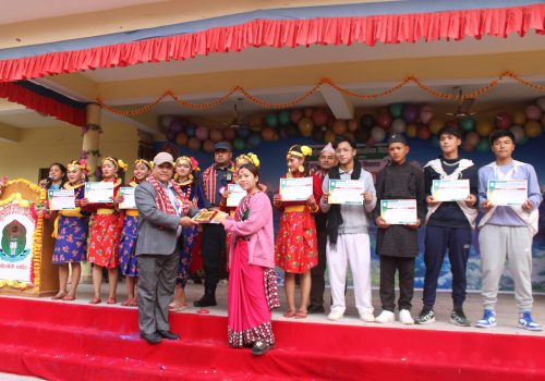 चिल्ड्रेनपार्कमा भएको अन्तर विद्यालय स्तरीय नृत्य प्रतियोगितामा नीलकण्ठ मा.वि प्रथम