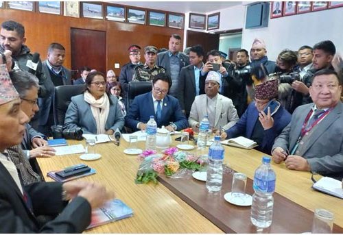 जहाज समयमा उडाउनुहोस्, नेपाली समयको बदनाम नगर्नुहोस् : पर्यटनमन्त्री