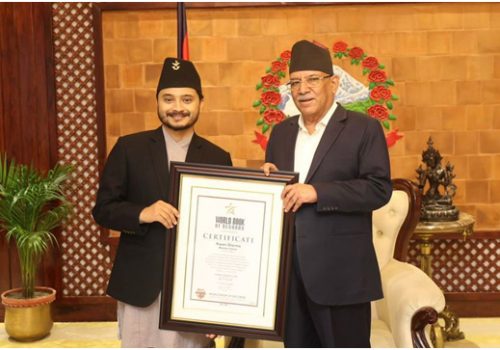 प्रधानमन्त्रीद्वारा ‘मेमोरी किङ’ शर्मालाई बधाई