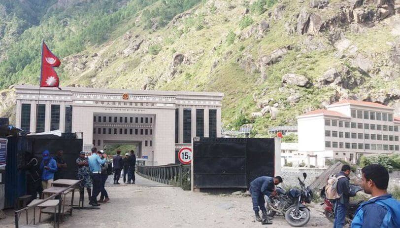 रसुवागढी नाकामा चहलपहल बढ्यो