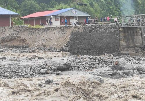 बाढीले थप क्षति पु¥याउन थालेपछि गाउँपालिकाद्वारा सरकारसँग सहयोग माग