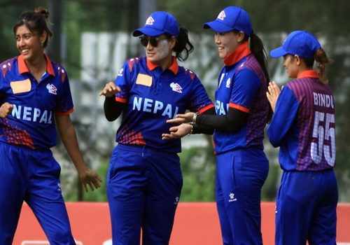 महिला क्रिकेटमा नेपाल मलेसियासँग पराजित, आज हङकङसँग फाइनल खेल्दै