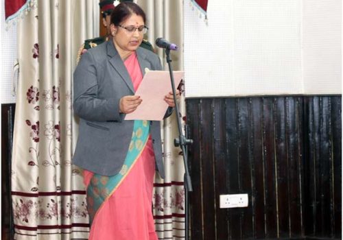 राष्ट्रपतिद्वारा नवनियुक्त मन्त्रीलाई शपथ
