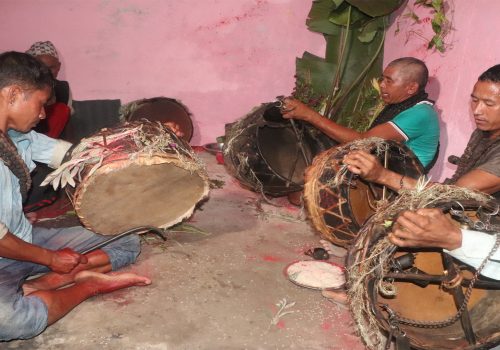 रातभर फलाकेर मनाए प्रकृति पुजक चेपाङले ‘न्वागी’