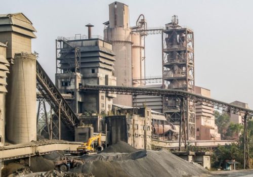 करिब दुई हप्ताअघि बन्द भएको हेटौँडा सिमेन्ट उद्योगबाट पुनः उत्पादन सुरु