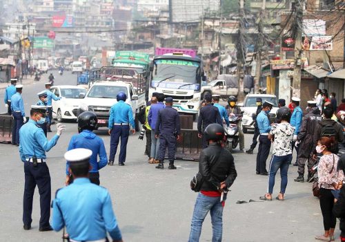 ट्राफिक नियम उल्लङ्घन गर्ने बाह्र हजार चालकलाई कारबाही