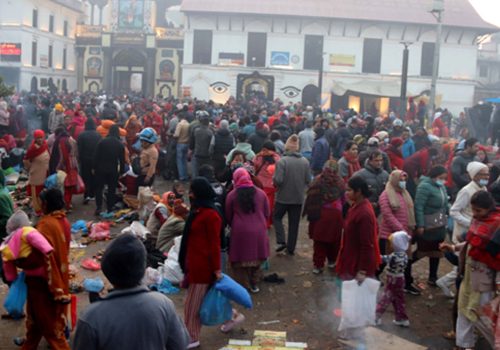 दिवङ्गत पितृको सद्गतिको कामना गर्दै शिवालयमा शतबीज छरियो