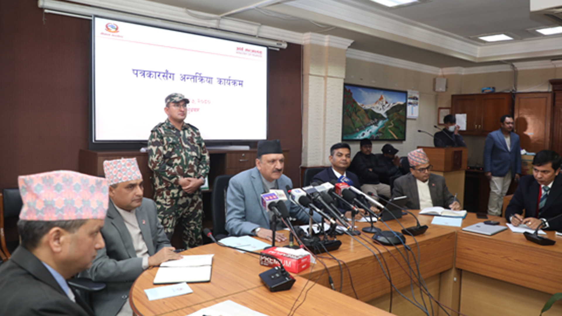 आर्थिक सूचक सकारात्मक हुँदै गएका छन् : अर्थमन्त्री