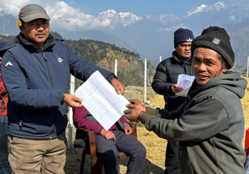 गोरखाको धार्चे गाउँपालिकामा अव्यवस्थित बसोबासीलाई निस्सा वितरण