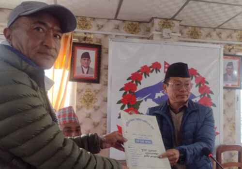 कृषिउपजले बजार नपाउँदा किसान समस्यामा