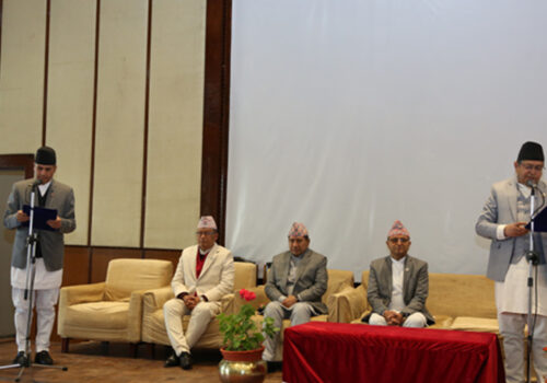 सङ्घीय संसद्को महासचिव पाण्डेयद्वारा शपथ