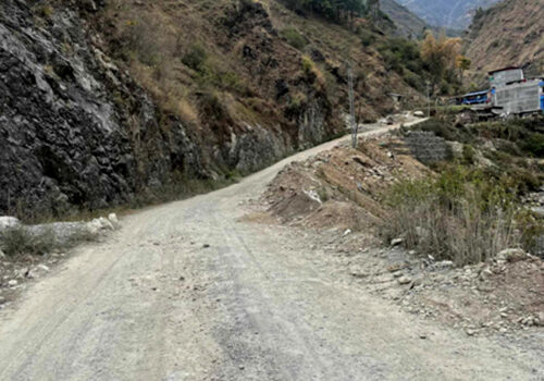 बागलुङको विकट क्षेत्रका सडक कालोपत्रे गरिँदै