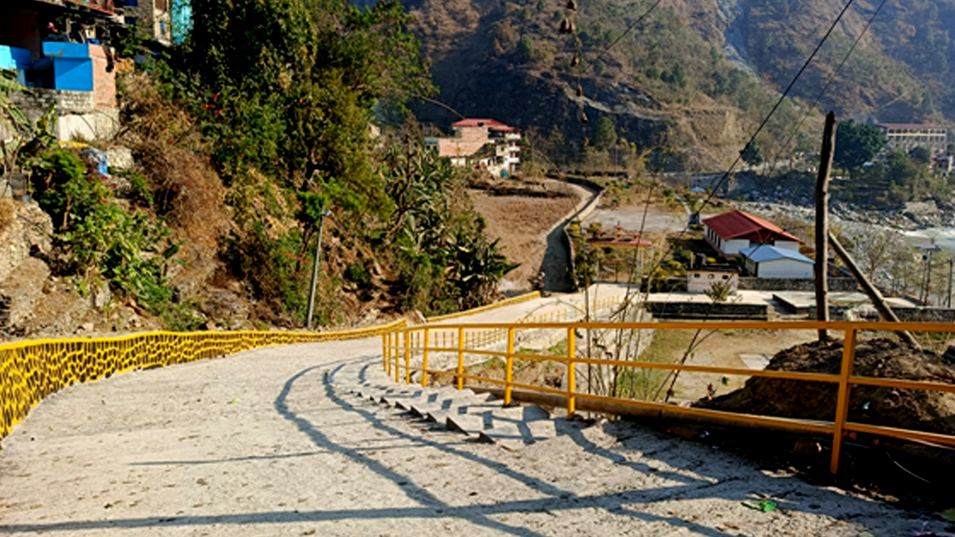 पर्यटकीयस्थल गलेश्वरमा फुटपाथसहितको सडक निर्माण