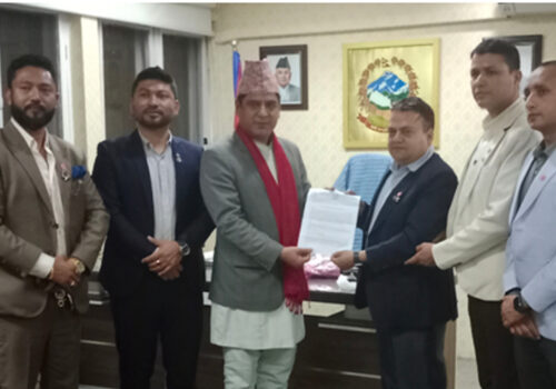 ढुवानी व्यवसायीका समस्या समाधानमा सकारात्मक छु : मन्त्री भण्डारी