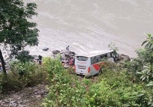 पृथ्वीराजमार्गमा सवारी दुर्घटनाः घाइते २० मध्ये पाँचजना गम्भीर