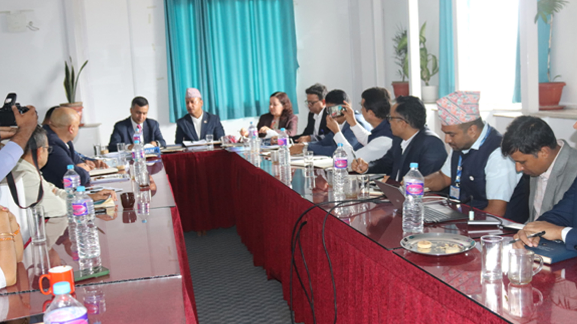 दूरदराजका जनतामा पुग्नेगरी वैकल्पिक ऊर्जालाई प्रवर्द्धन गर्नुपर्छ : ऊर्जामन्त्री