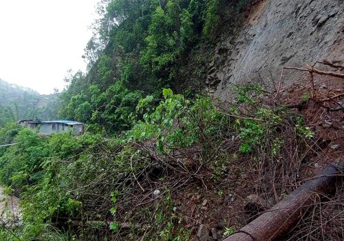 मध्यपहाडी लोकमार्गअन्तर्गत ‘डेउडी-भर्‍याङभुरुङ’ खण्ड अबरुद्ध