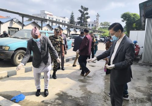 सिँचाइमन्त्री खड्का सरसफाइ अभियानमा सहभागी