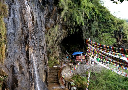थासाङको नयाँ गन्तव्य गुरुसाङ्वो गुफा