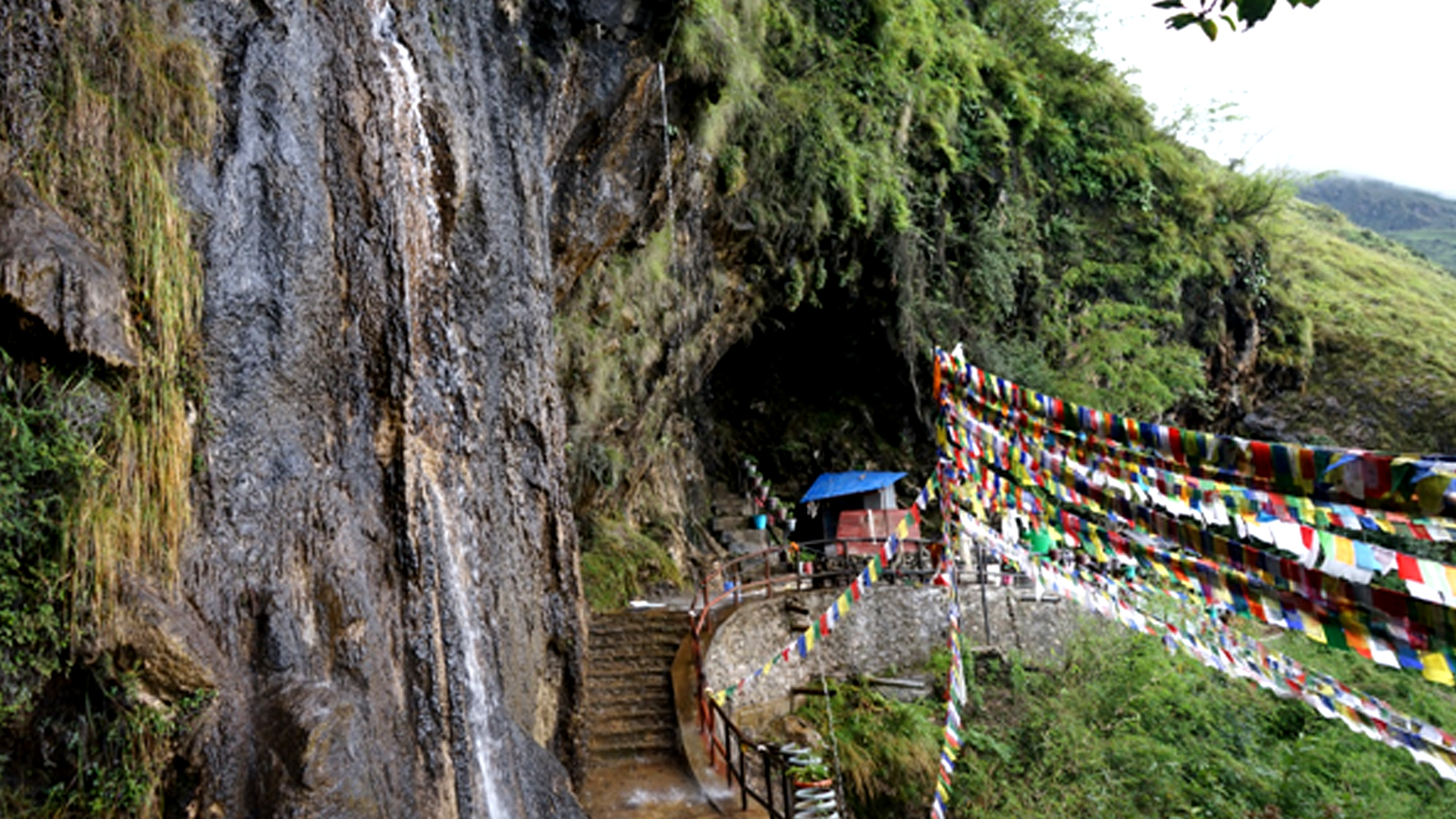थासाङको नयाँ गन्तव्य गुरुसाङ्वो गुफा