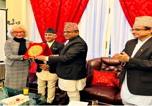 फ्रान्सेली नागरिकलाई नेपाल भ्रमण गर्न मन्त्री पाण्डेको आग्रह