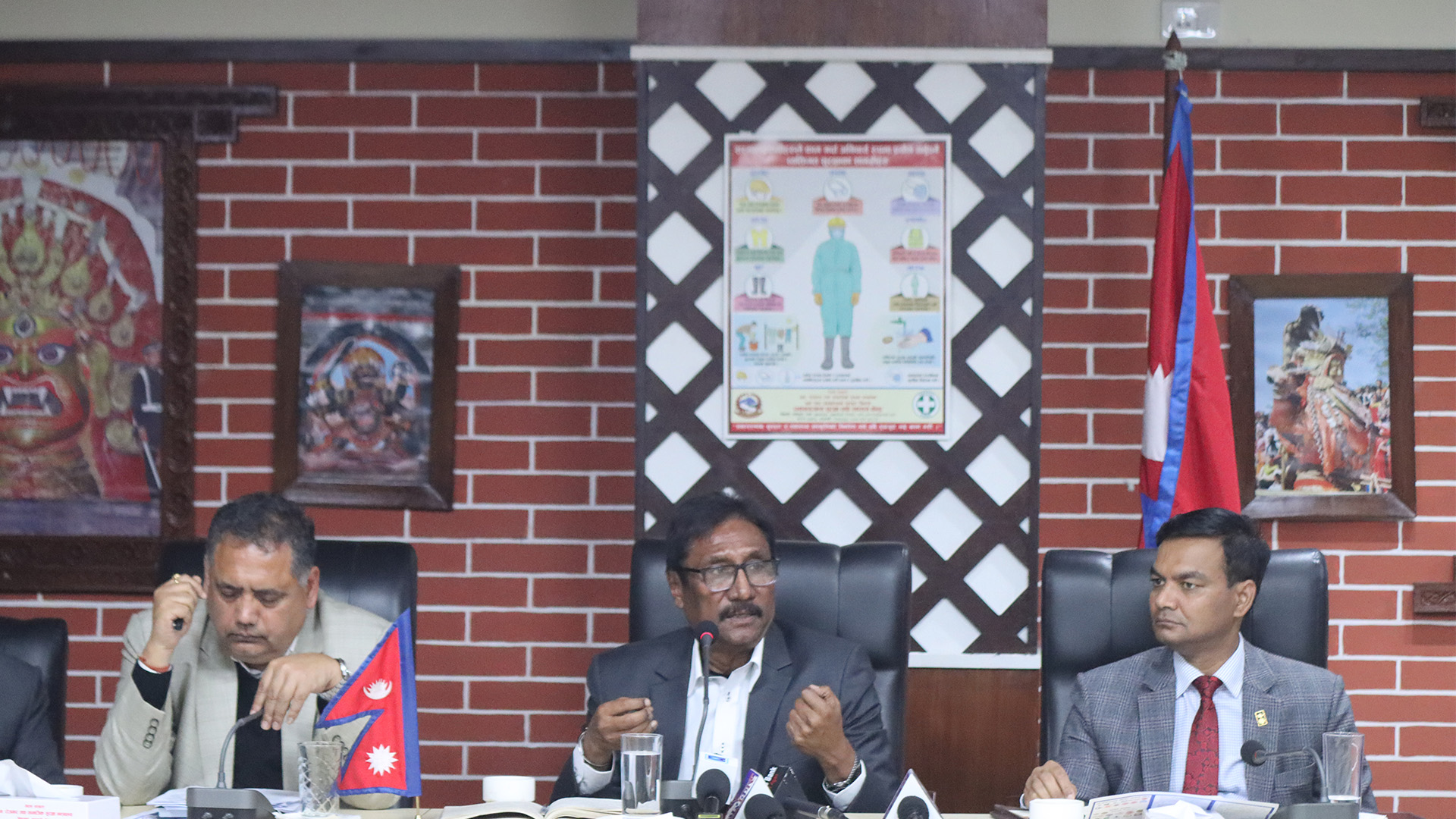 नेपालमै अब केही हुन्छ भन्ने सन्देश दिन : राष्ट्रिय श्रम तथा रोजगार सम्मेलन