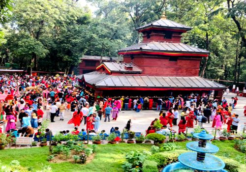 चैते दसैँमा कालिका मन्दिरमा पर्यटक बढे