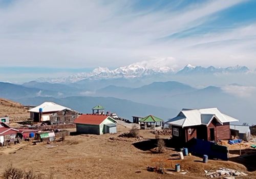 इलामका सीमावर्ती गाउँमा विद्यार्थी छन्, विद्यालय छैनन्