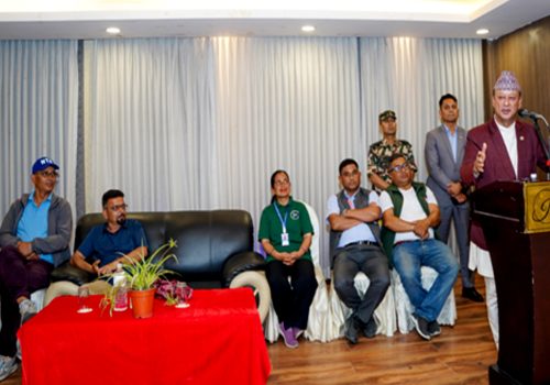शिक्षकले उठाएका माग समाधानमा सरकार गम्भीर छ : ऊर्जामन्त्री खड्का