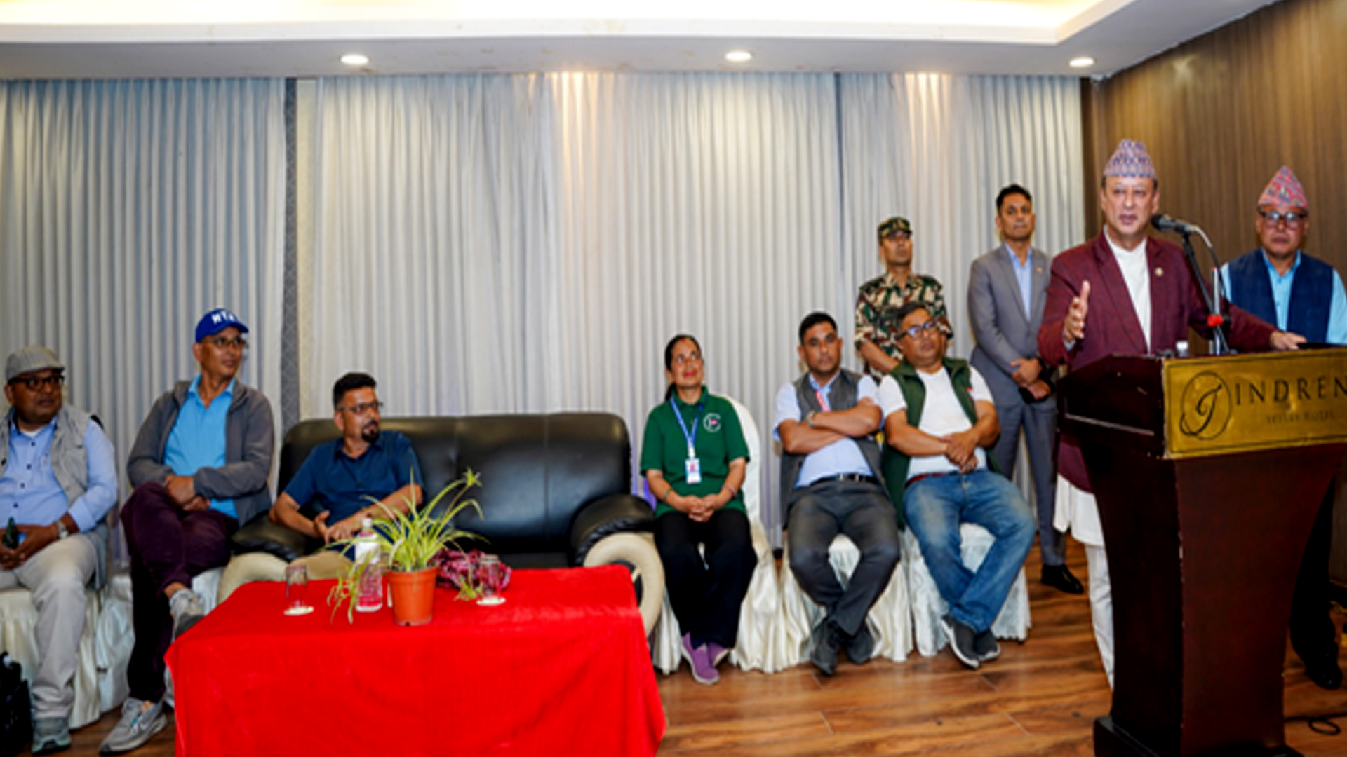 शिक्षकले उठाएका माग समाधानमा सरकार गम्भीर छ : ऊर्जामन्त्री खड्का