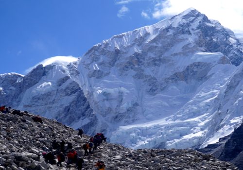 पर्वतारोहण पथप्रदर्शक पेसामा शेर्पा युवाको घट्दो आकर्षण