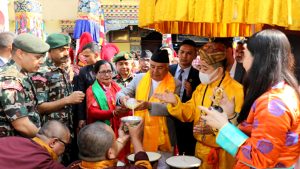 राष्ट्रपतिद्वारा बौद्धस्थित ल्हाखाङ गुम्बामा पूजा, आराधना