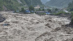 भोटेकोसीमा भीषण बाढी, सतर्क रहन आग्रह