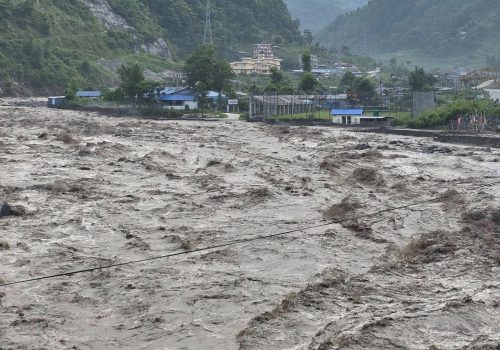 भोटेकोसीमा भीषण बाढी, सतर्क रहन आग्रह