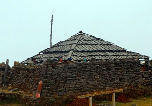 संरक्षण नहुँदा भोजपुरको ‘ टेम्केसिद्ध मन्दिर’ जीर्ण