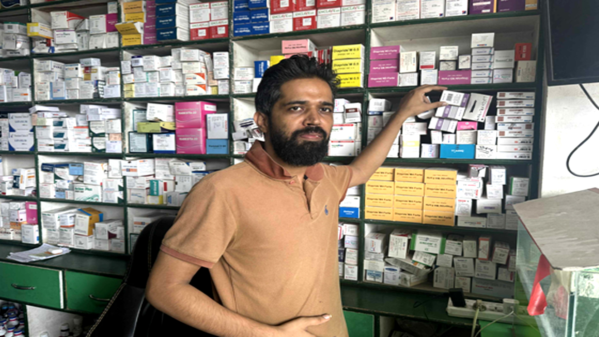 सरकारी जागिर छोडी नाम र दामसहित प्रेरणाको स्रोत बन्दै पौडेल