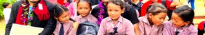 विपन्न विद्यार्थीलाई झोलासहित पाठ्यसामग्री वितरण