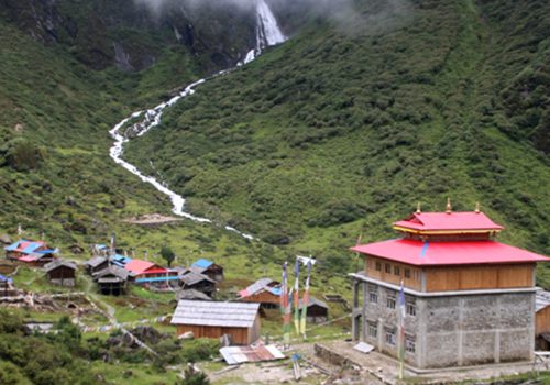 आर्थिक अभावमा जोङलुङ गुम्बा पुनर्निर्माण अधुरै