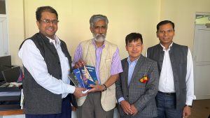 सञ्चार रजिष्ट्रार कार्यालयद्वारा राससलाई पुस्तक प्रदान