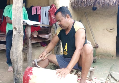 आधुनिक बाजाले बादी समुदायको  पुर्ख्यौली पेसा सङ्कटमा