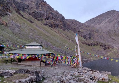 गोसाइँकुण्ड मार्गका चार स्थानमा स्वास्थ्य शिविर