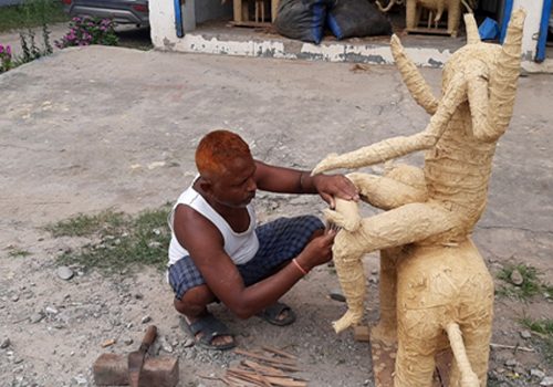 धनगढीमा विश्वकर्माको मूर्ति बनाउन भ्याइनभ्याइ