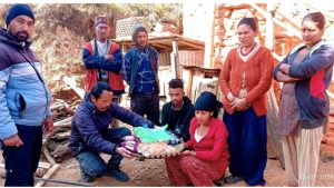 लेखर्कका सुत्केरीलाई घ्यू वितरण